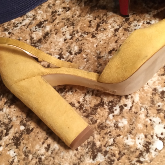 Six pairs of heels, individually priced so please inquire about. - Picture 6 of 9